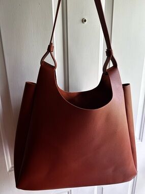 Elegant Neiman Marcus Light Brown Women's Big Shoulder Tote Bag